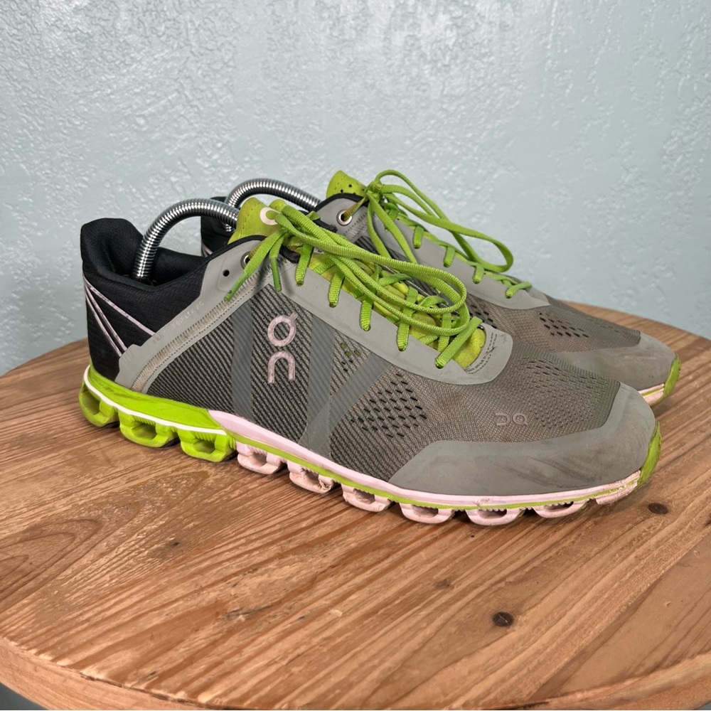 On Cloud Running Sneakers Shoes Green White - men’s 9.5 M